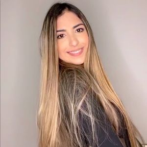 Meet your Posher, Anayris